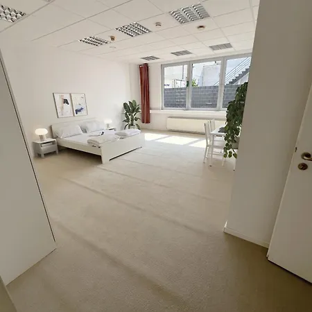 Center Ξενοδοχείο με διαμερίσματα Κολωνία